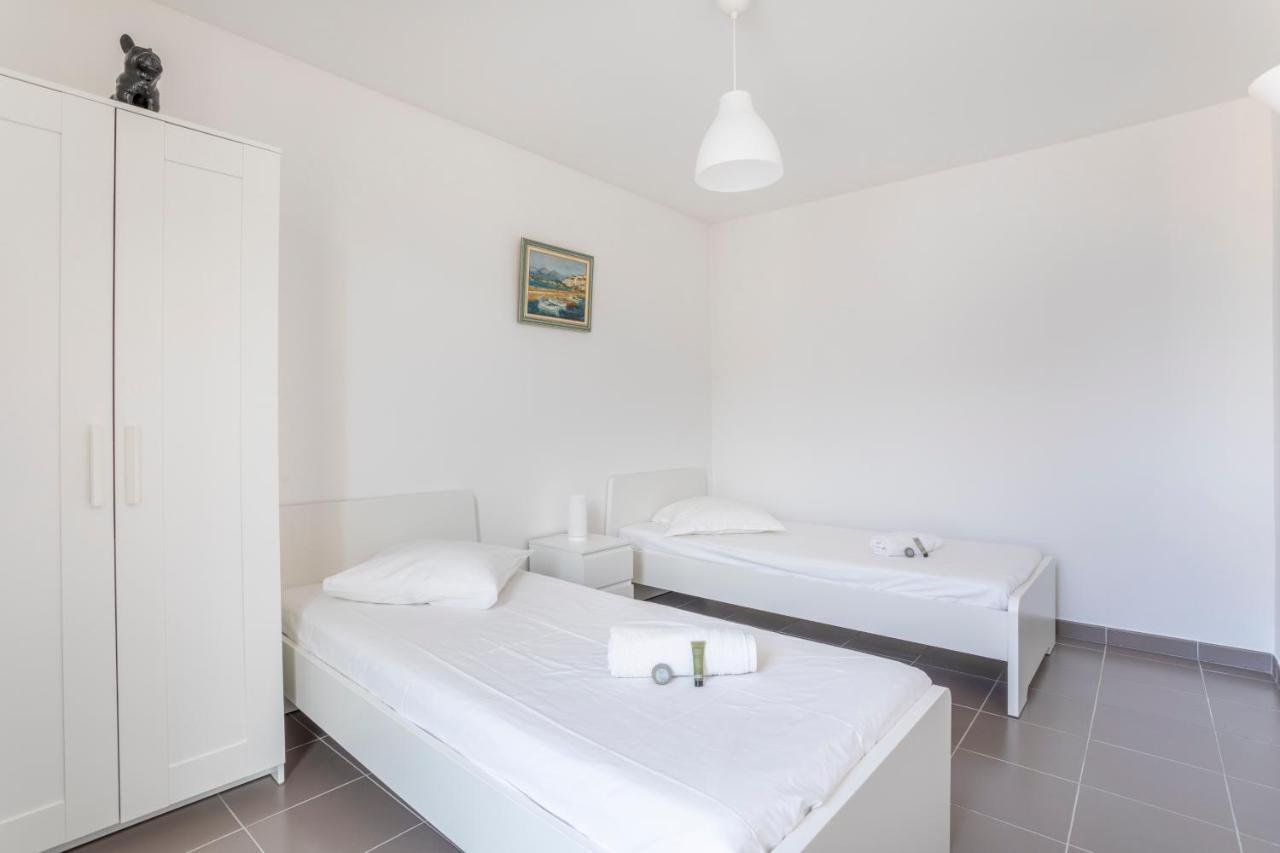 New Joliette Comfortable Apartment Well Located With Private Parking マルセイユ エクステリア 写真