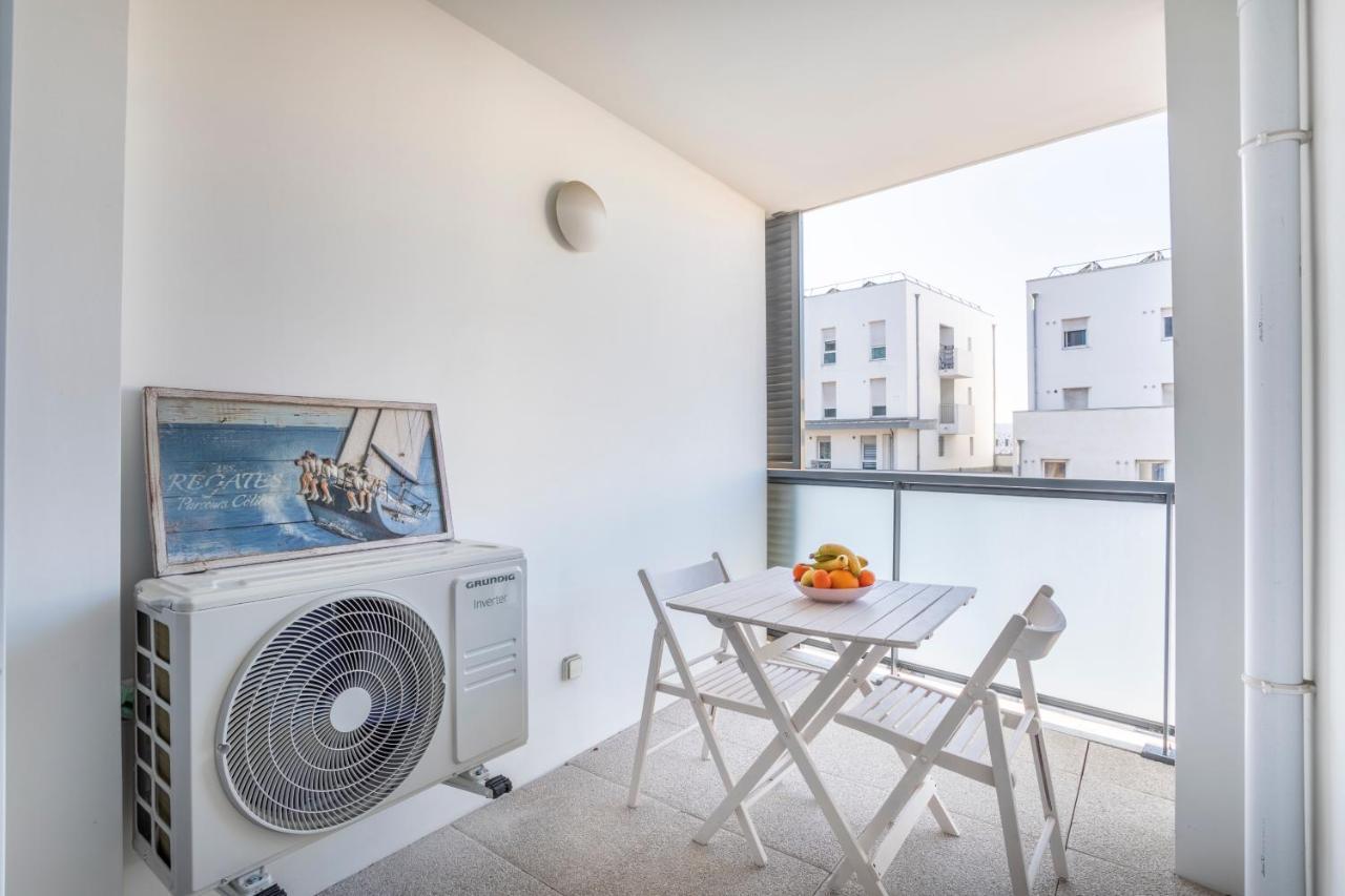 New Joliette Comfortable Apartment Well Located With Private Parking マルセイユ エクステリア 写真